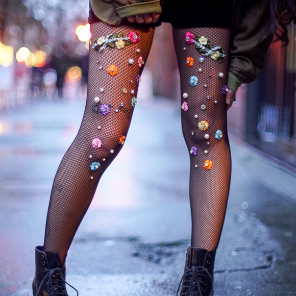 BRIDGETTE Flower BoHo Festival Embroidered Fishnet - Picture 2 of 2